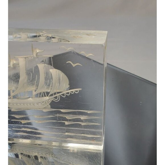 Vintage Reverse Carved Lucite Sailing Ship Boat Etching Paperweight Acrylic - Picture 2 of 8